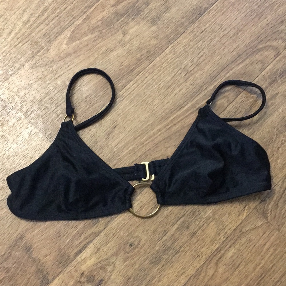 EASTNWEST THE LABEL RING BIKINI TOP